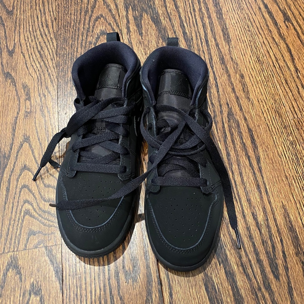 Nike kids black Jordan sneakers
